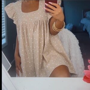 Storia tan polka dot dress with pockets shorts under size small WORN ONCE